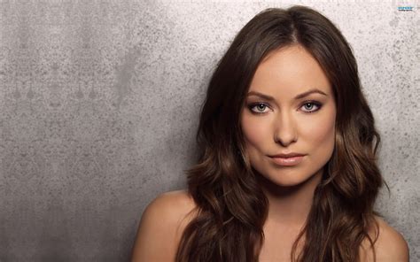 Olivia Wilde surge completamente nua em série e causa ...